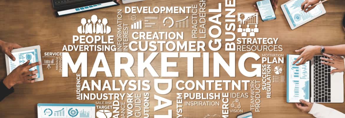 Marketing Digital, estratégia digital e presença online com marketing de conteúdo, redes sociais e análise de desempenho no ambiente digital